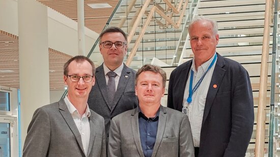 V první řadě: doc. Tomáš Kazda, doc. Roman Hrstka, ve druhé řadě: prof. Marek Svoboda, prof. Sigbjørn Smeland